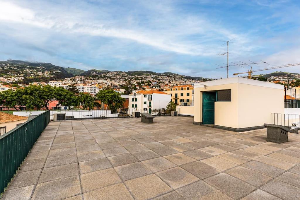 Enjoy The City Center At Fully Equipped 2 Bedroom 5 Min Walk To Beach & Market Funchal  Exterior photo